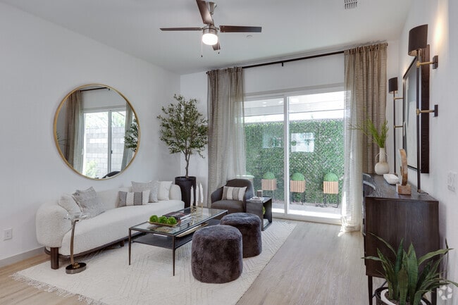 1BR, 1BA - 676SF