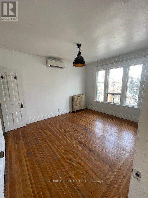 Photo - 100 Dunsmure Rd