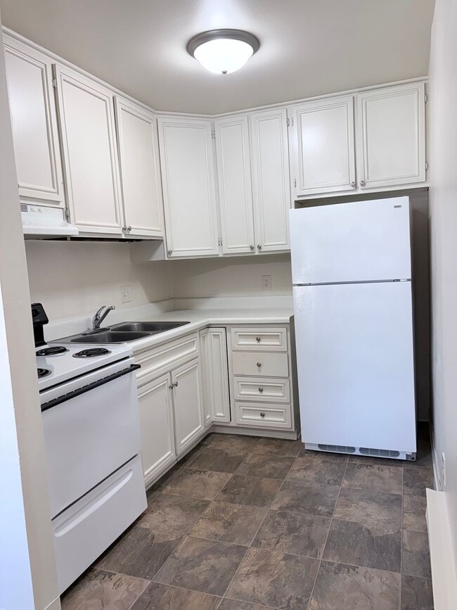 Photo - Large 2 bedroom apartment with washer/drye... Unit 1431-D