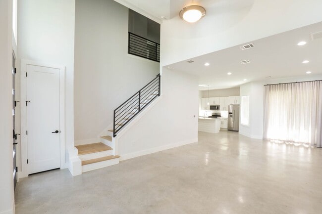 Photo - 1309 Cometa St