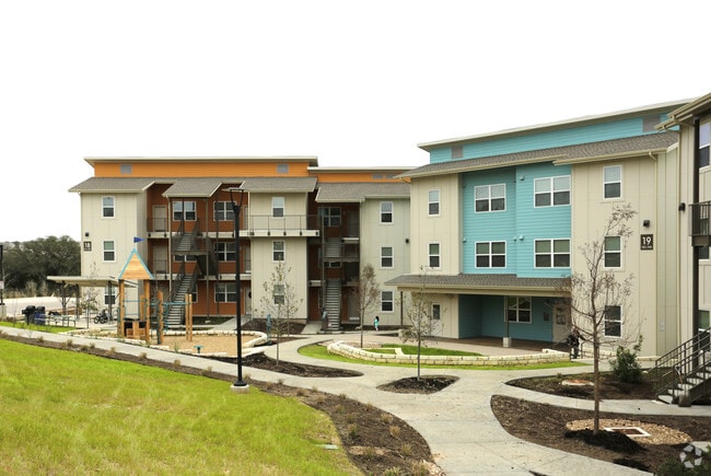 Photo - Live Oak Trails