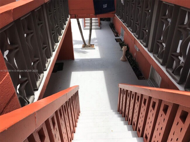 Photo - 421 NE 68th St Unidad 15