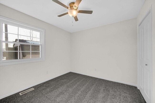 Photo - 368 Raven Ct