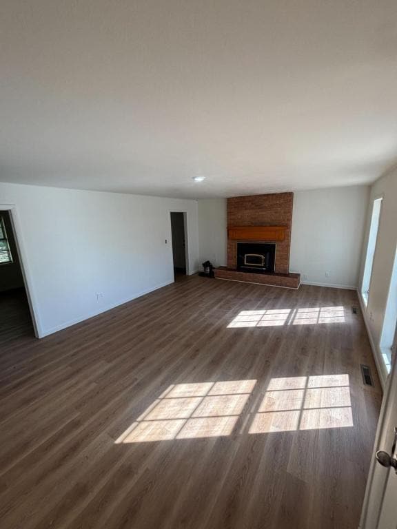 Photo - 909 E 1st St