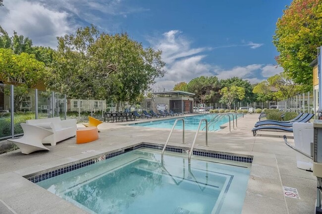 Building Photo - 5875 Interceptor St Unit Petite Retreat 204B-INT Rental