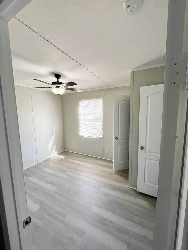 Photo - 110 N Michigan St