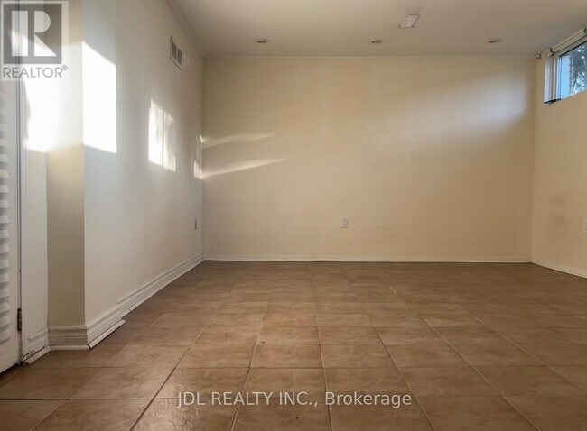 Photo - 23 Pineway Blvd