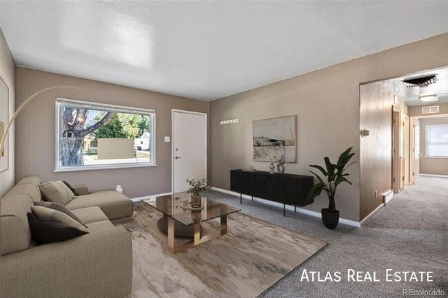Building Photo - 3045 S Fairfax St Rental