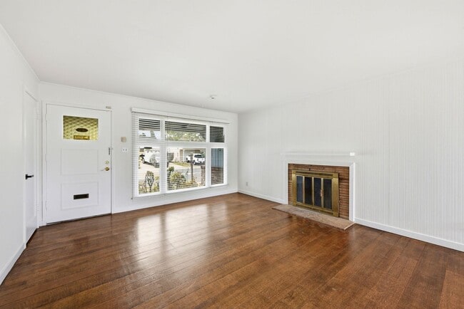 Building Photo - Charming single level family home located in sought after San Lorenzo Village.