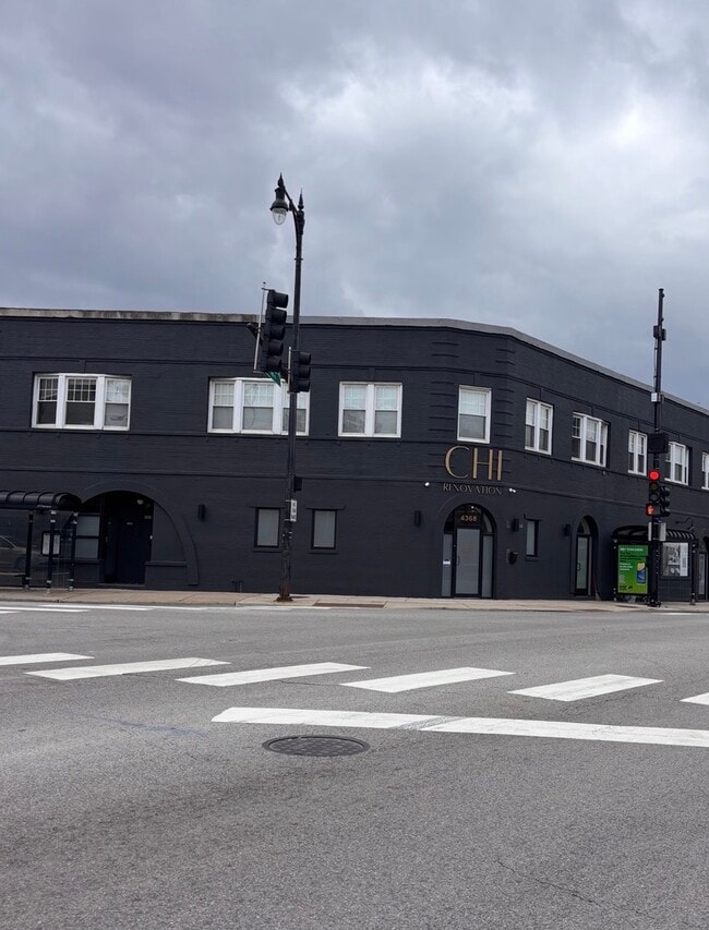 Building Photo - 4366 N Milwaukee Ave Unit 2N