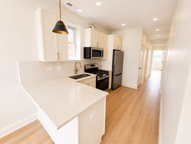 Photo - 3136 N Ridgeway Ave Unit G