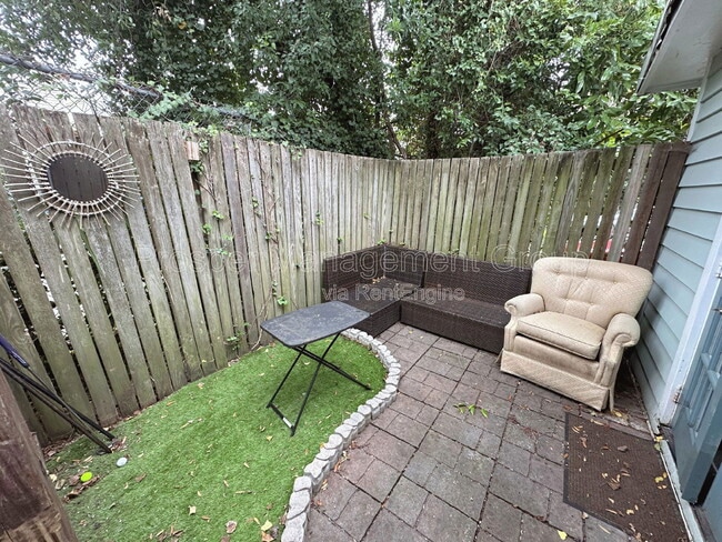 Photo - 70 Radcliffe St