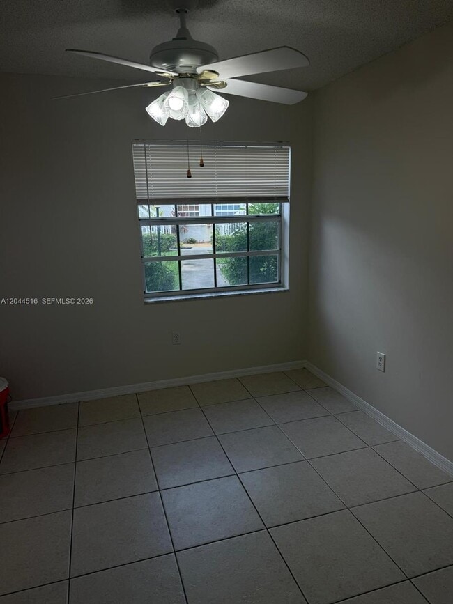 Photo - 458 NE 210th Cir Terrace Unidad 101-8