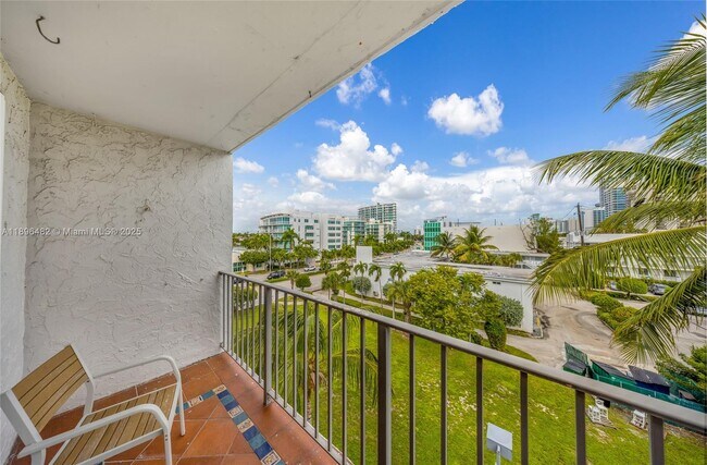 Photo - 6545 Indian Creek Dr Unit 504
