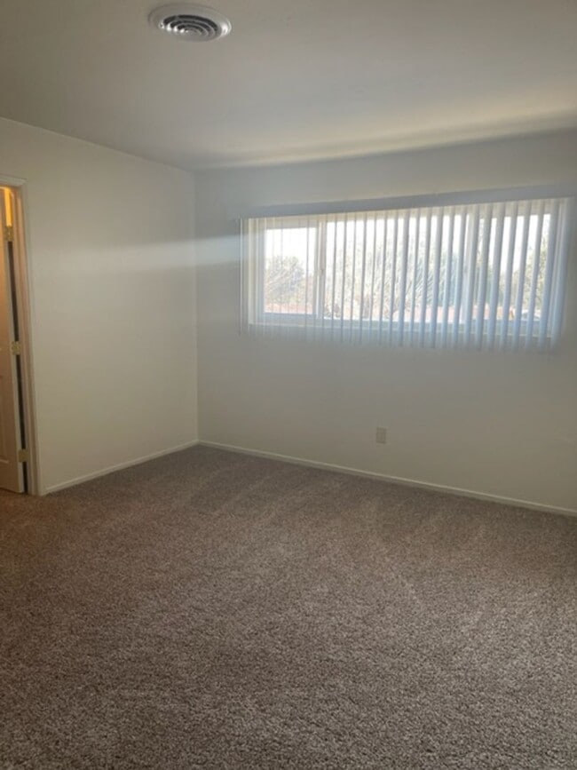 Photo - 2056 Victor Ave Unit B-3