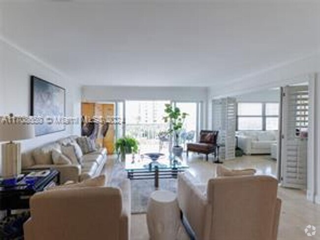 Building Photo - 550 Ocean Dr Unit 550 Ocean Dr appt 8B (A11708650) Rental