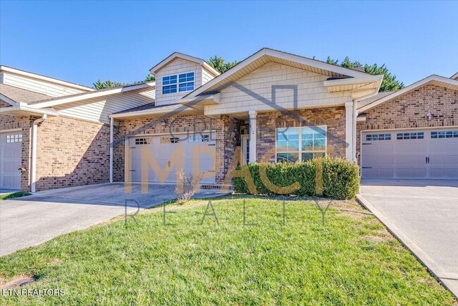 Photo - 810 Klondike Way