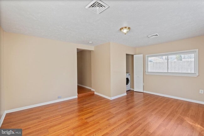 Photo - 1224 Guildford Rd