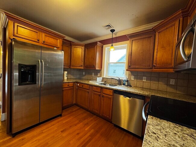 Photo - 92 Alder St Unit 2