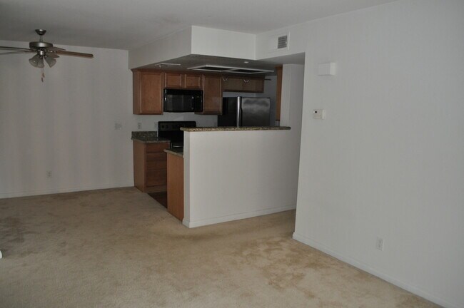 Photo - 2 Bedroom 1 Bath Condo in Il Palio Complex... Unidad 121