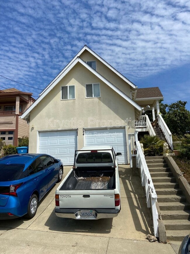 Building Photo - 544 Porter St