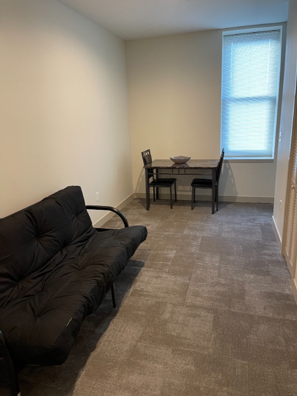 Building Photo - 1417 W9th St Rental