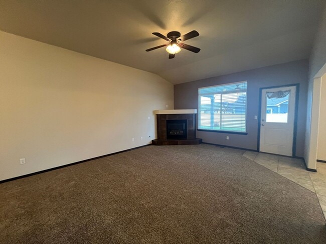 Photo - Move in special $400 off first months rent!