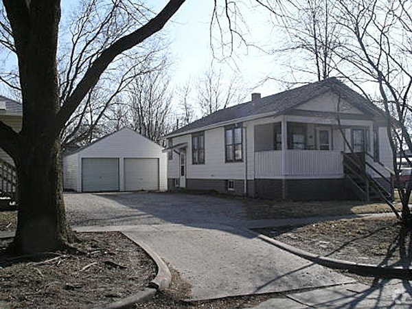 Building Photo - 817 W Hill St Rental