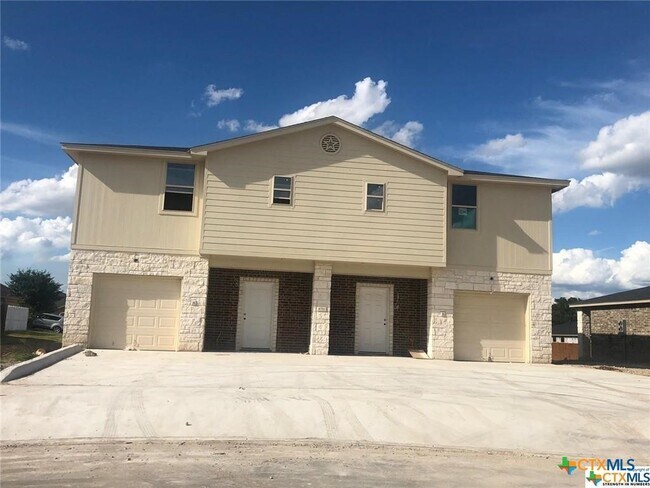 Building Photo - 4701 Cambridge Dr