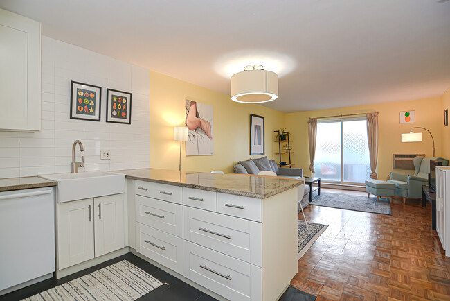 Building Photo - 18 Pond St Unit 7