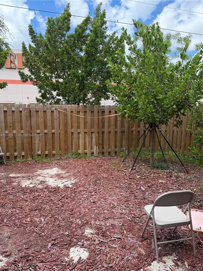 Photo - 1281 NE 3rd Ave