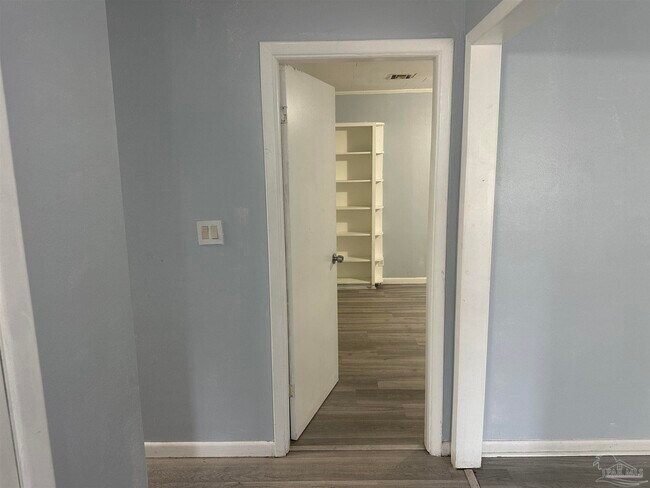 Photo - 2833 Bellview Ave