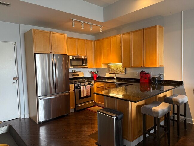 Photo - 1601 W Altgeld St