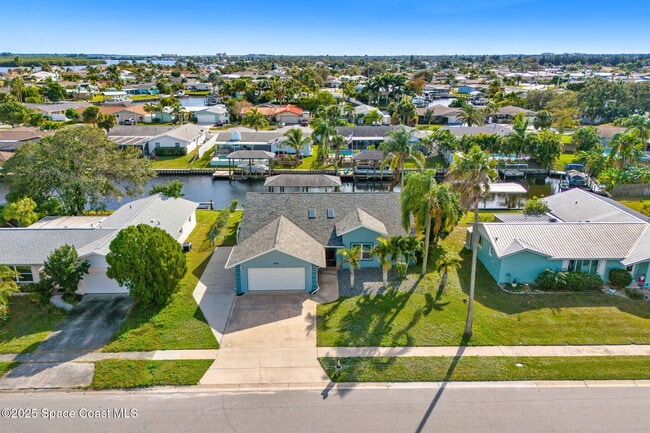 Photo - 445 Diana Blvd