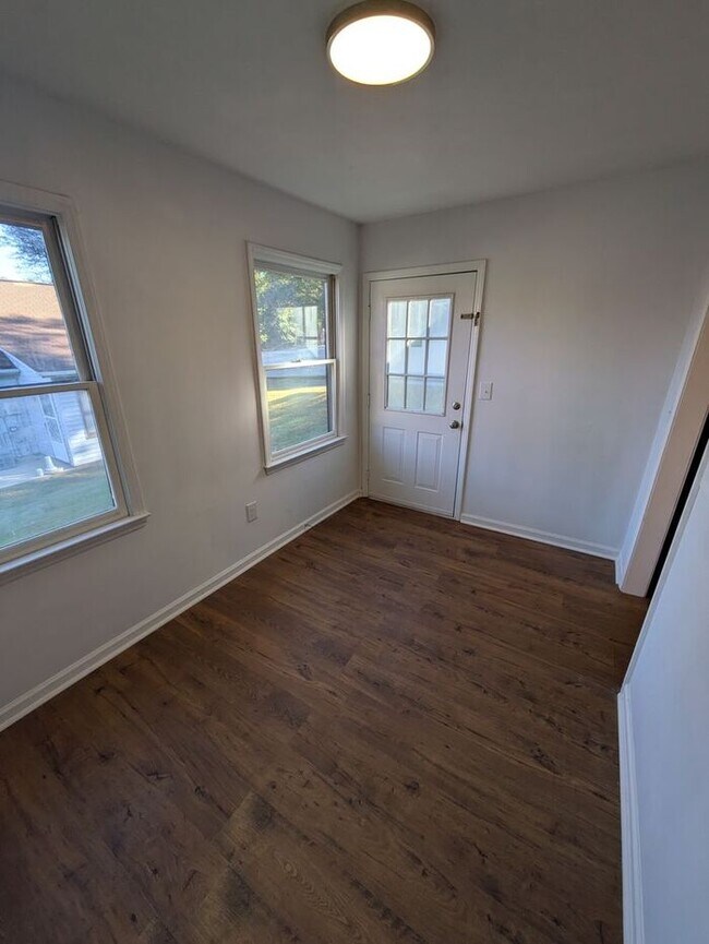 Photo - 2BD/1.5BA End Unit Townhome in Mimosa Gardens
