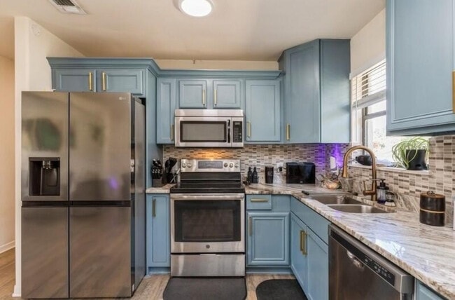 Photo - 111 Cowrie Ave SW