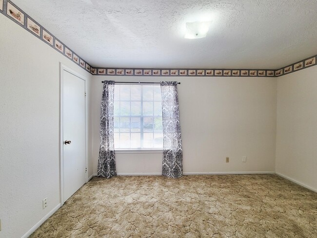 Photo - 1815 Country Village Blvd