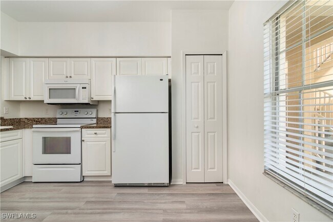 Building Photo - 3245 Cypress Glen Way Unit 507