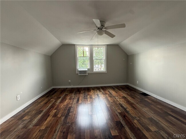 Photo - 610 N Mcbride St