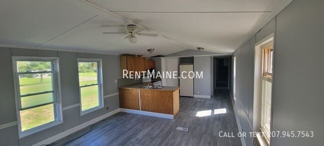 Building Photo - 98 Park Dr