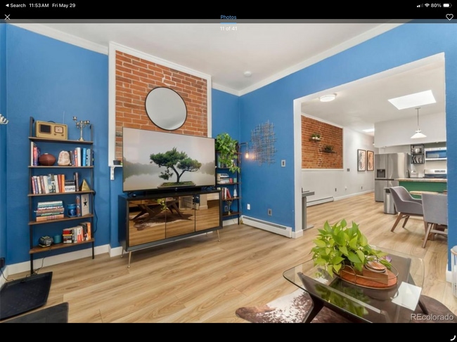 living room - 2421 Tremont Pl