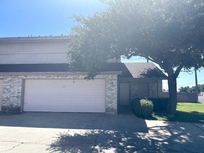 Building Photo - 8801 McPherson Rd Unit A1