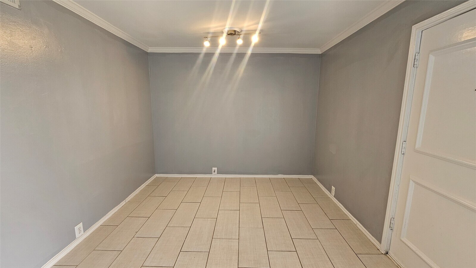 Photo - 3015 Greenridge Dr Unit 68