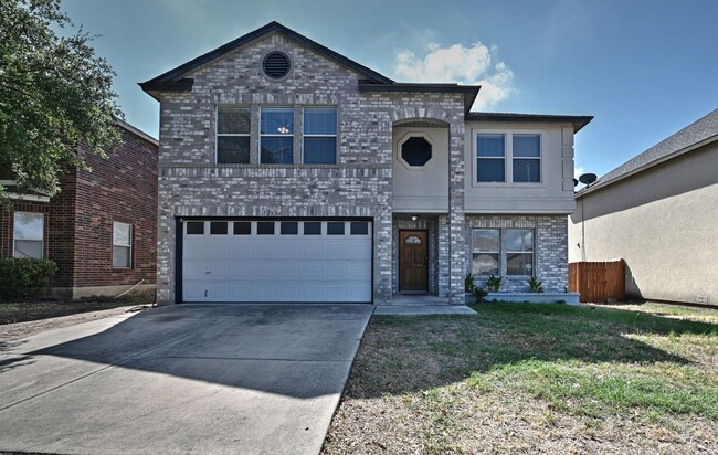 TWO STORY | 4 BEDROOM | 2.5 BATH | 2... - TWO STORY  |  4 BEDROOM  |  2.5 BATH  |  2... House