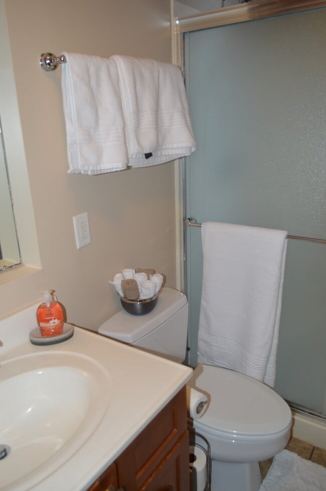 Photo - 124 N Neil St
