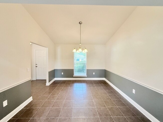 Photo - Spacious 4-Bedroom Home - Pace Mill Creek