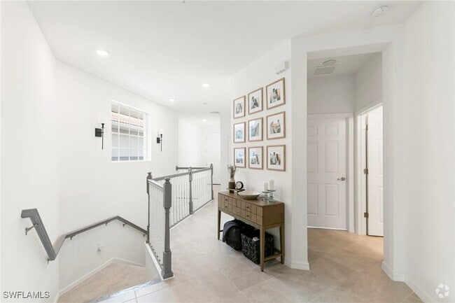 Building Photo - 12050 Santaluz Dr Unit 201 Rental