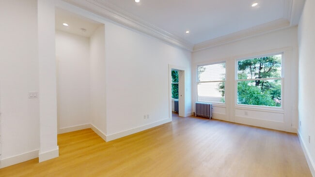 Photo - 550 Baker St Unit 3