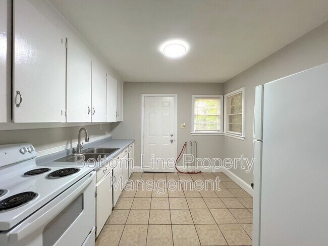 Photo - 2831 Parkway Ave Unit B