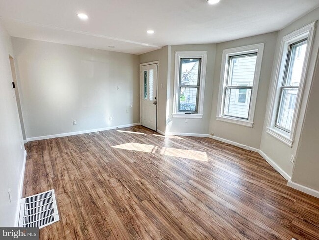 Photo - 19 Lane Ave Apartment Unit 1